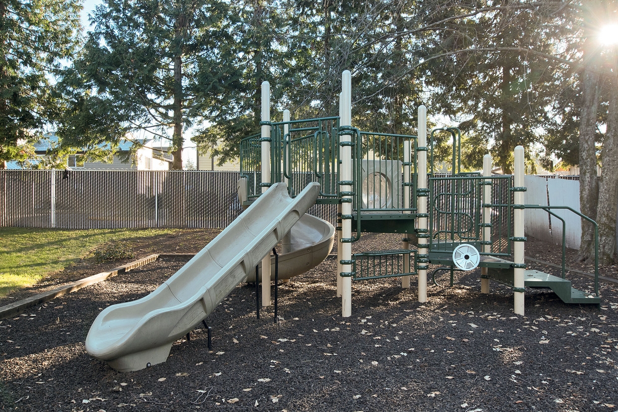 Novela Apartment Homes Outdoor Playground Equipment