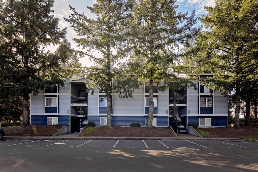 exterior view at outlook 16 apartments in Gresham, Oregon