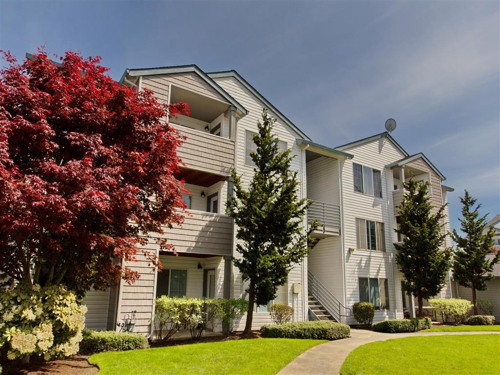 Lush Landscape  Hanover Apartments For Rent in Beaverton, OR