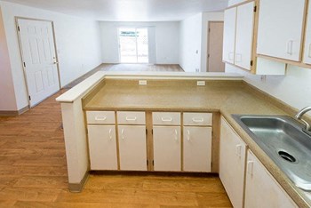 Reedville Commons interior kitchen - Photo Gallery 6