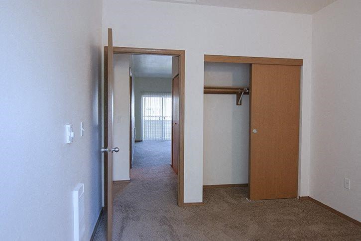 Reedville Commons interior bedroom and closet