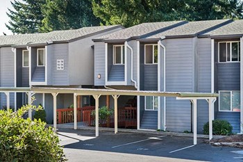 Fairmount Park Apartments exterior building and parking spaces - Photo Gallery 2