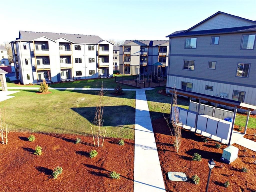 Fruitland Meadow View of Courtyard and Apartment Exterior