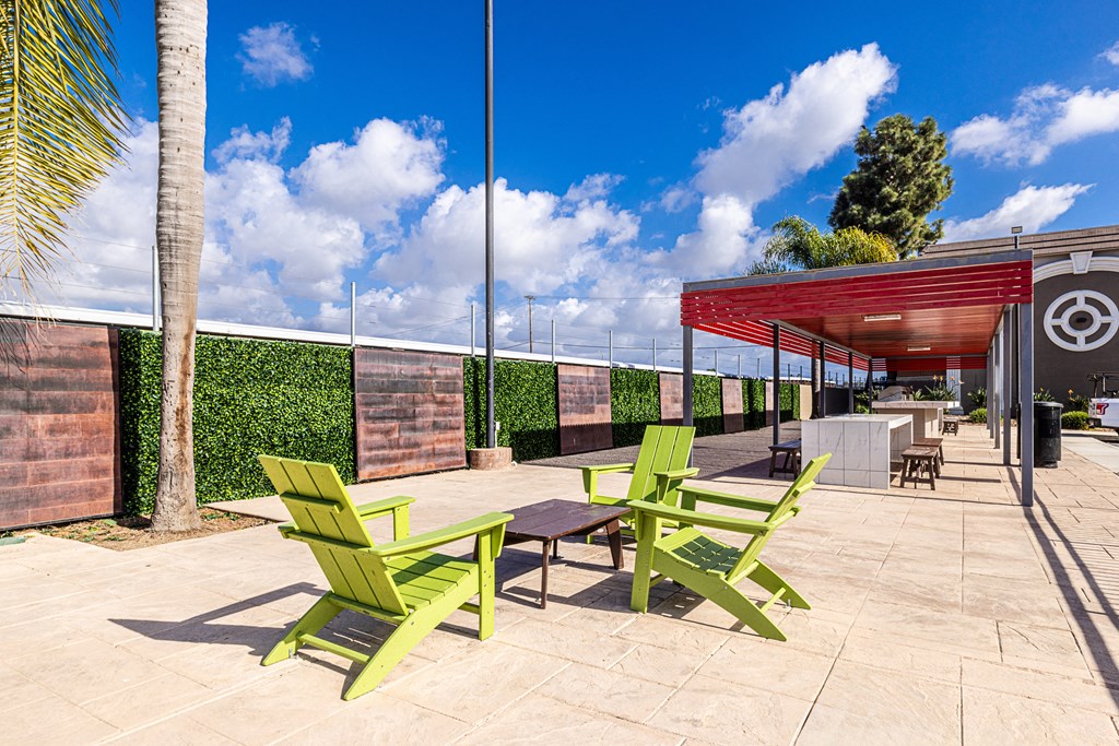 Ocean Breeze Villas Lawn Chairs