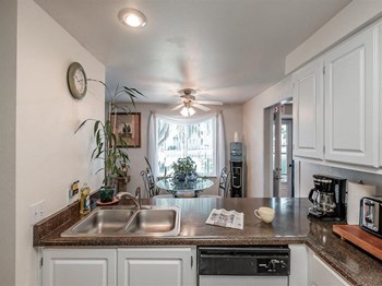 2675 NE Lancaster Street 2 Beds Apartment for Rent - Photo Gallery 6