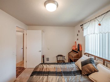 2675 NE Lancaster Street 2 Beds Apartment for Rent - Photo Gallery 2
