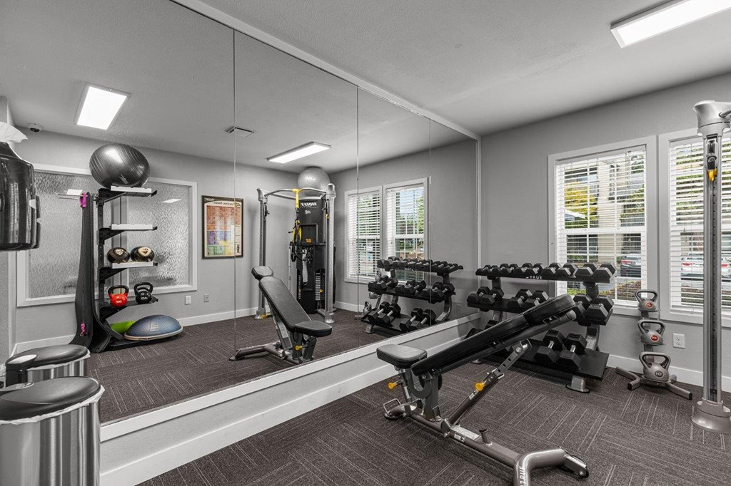 the gym at the estates apartments