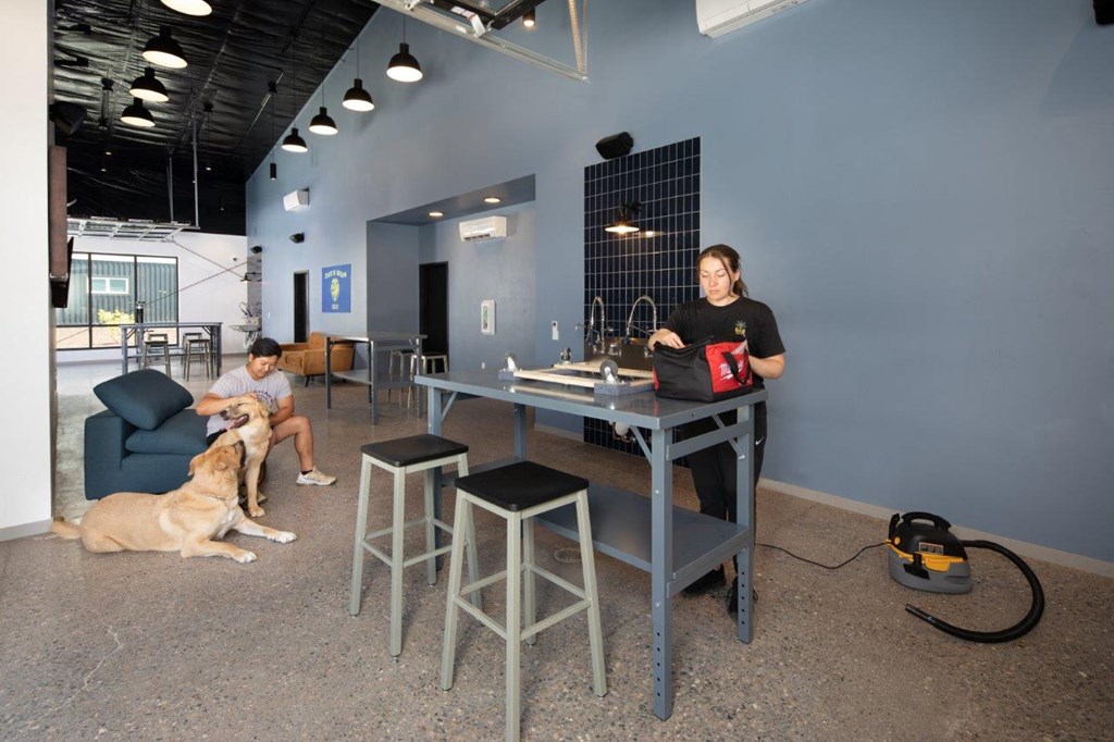 Outpost44_Bend_OR_Amenity_6_lounge