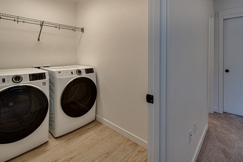 Outpost_44_Bend_OR_Townhomes_Interior_Laundry