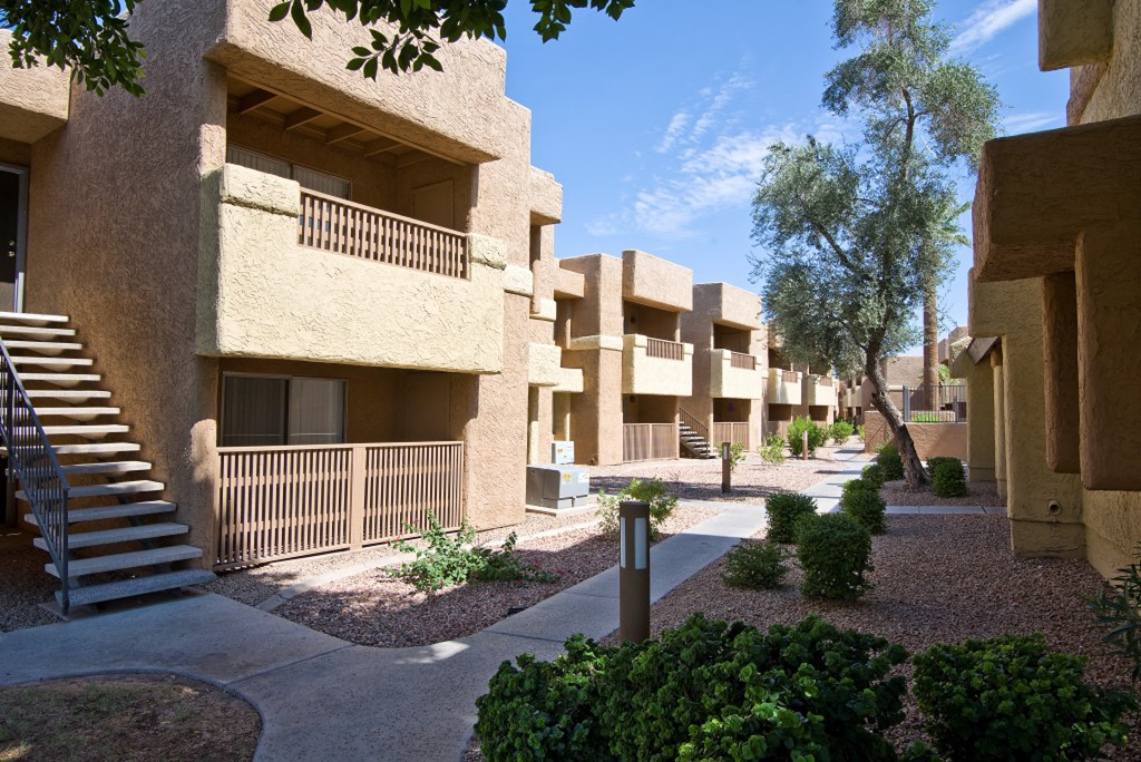 Papago Crossing in Phoenix, Arizona Exterior