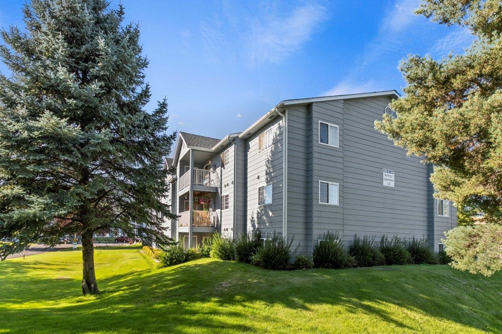 Peaks at Falls Park Exterior