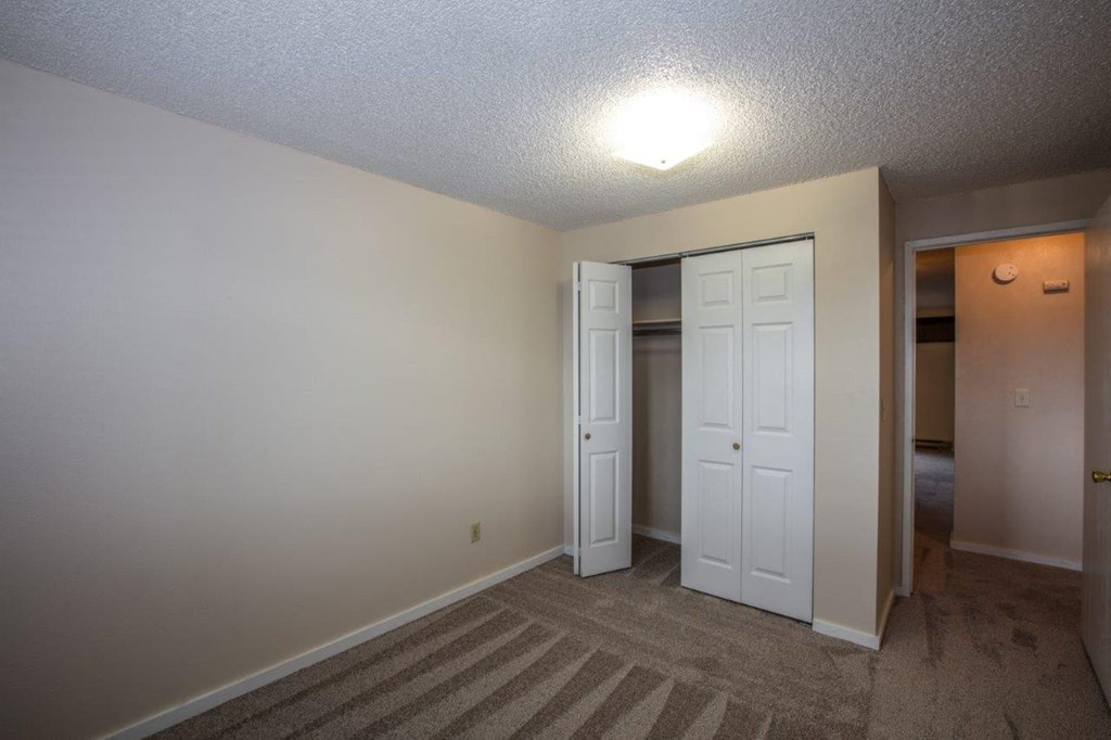 Peaks at Meadow Ridge Bedroom and Closet