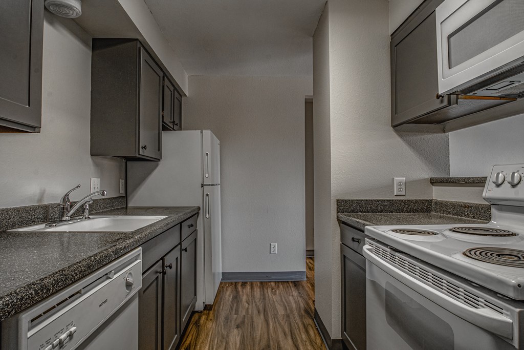 Philippi Plaza Apartments kitchen