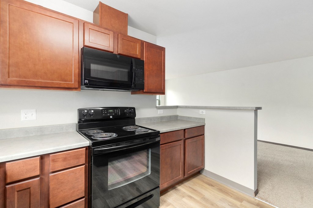 Pioneer Meadows Kitchen and Dining Area