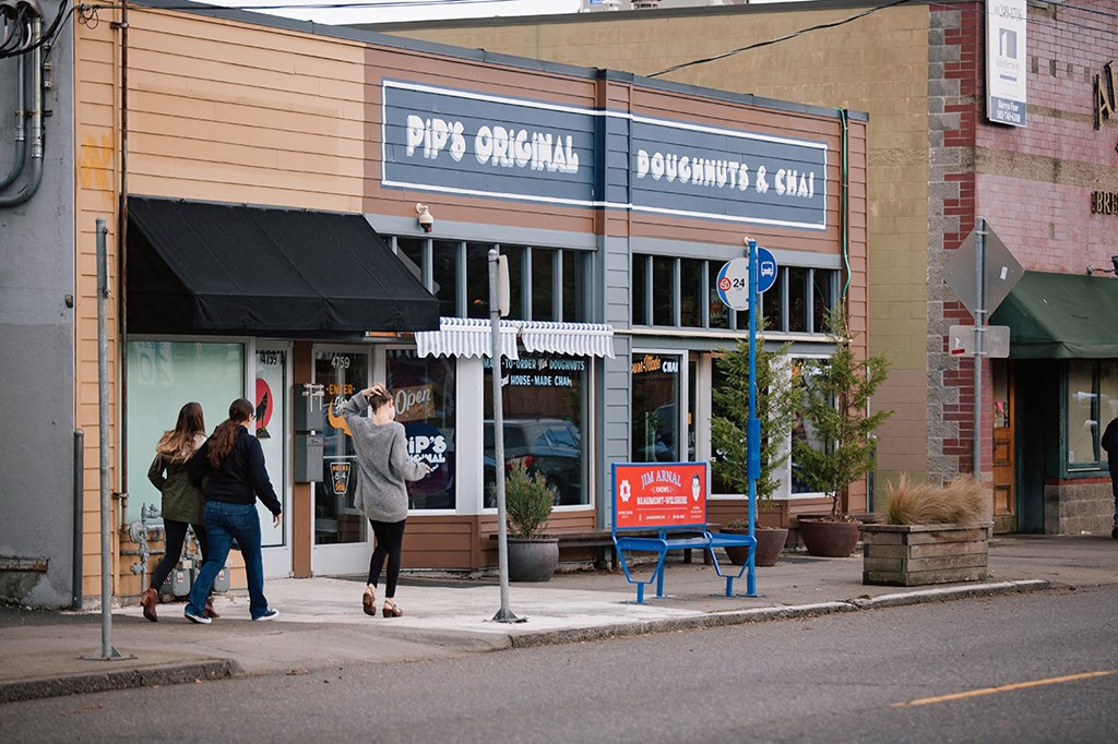 Pips Original Doughnuts and Chai