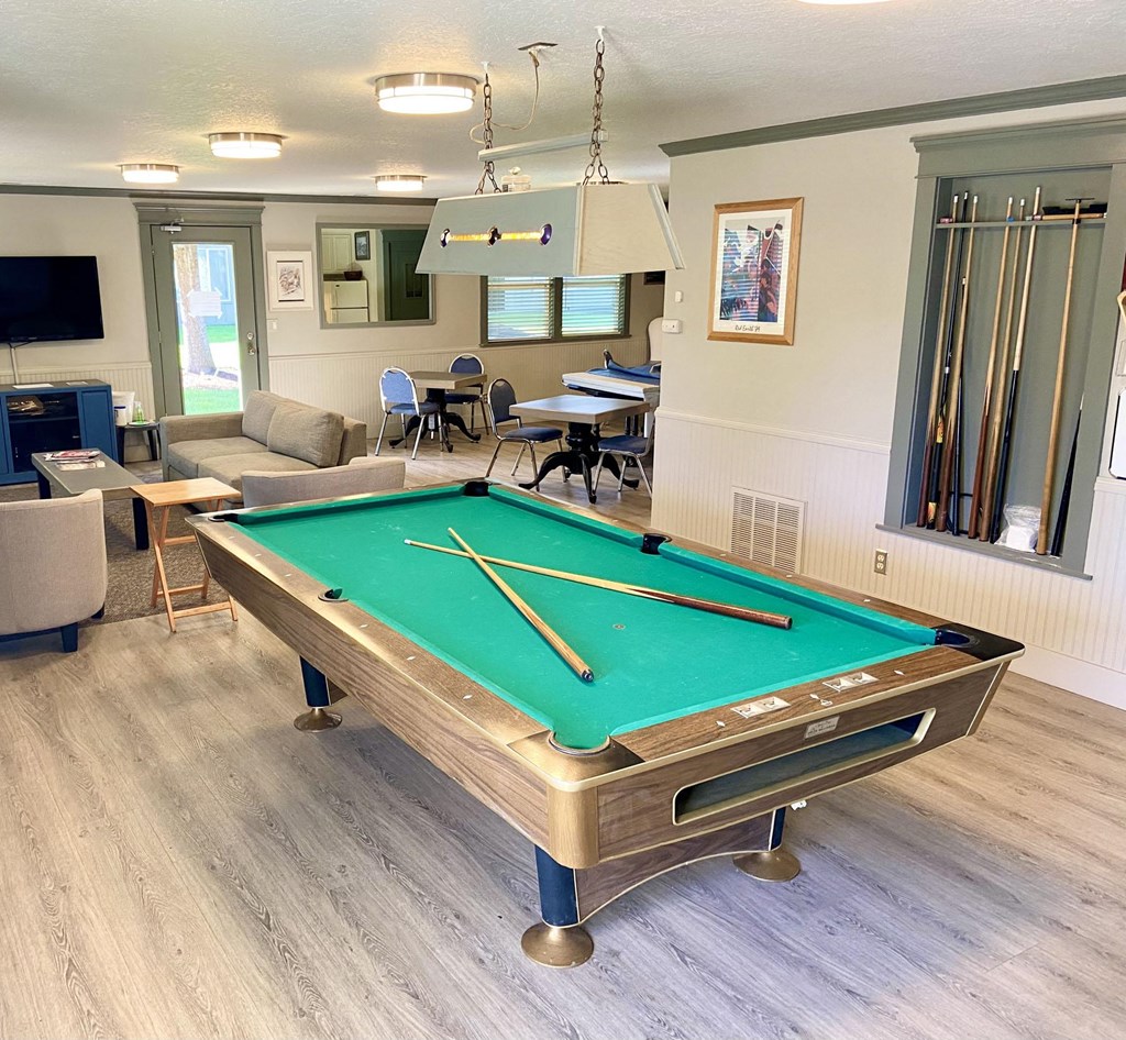 Clairmont_Eugene_OR_Interior_PoolTable