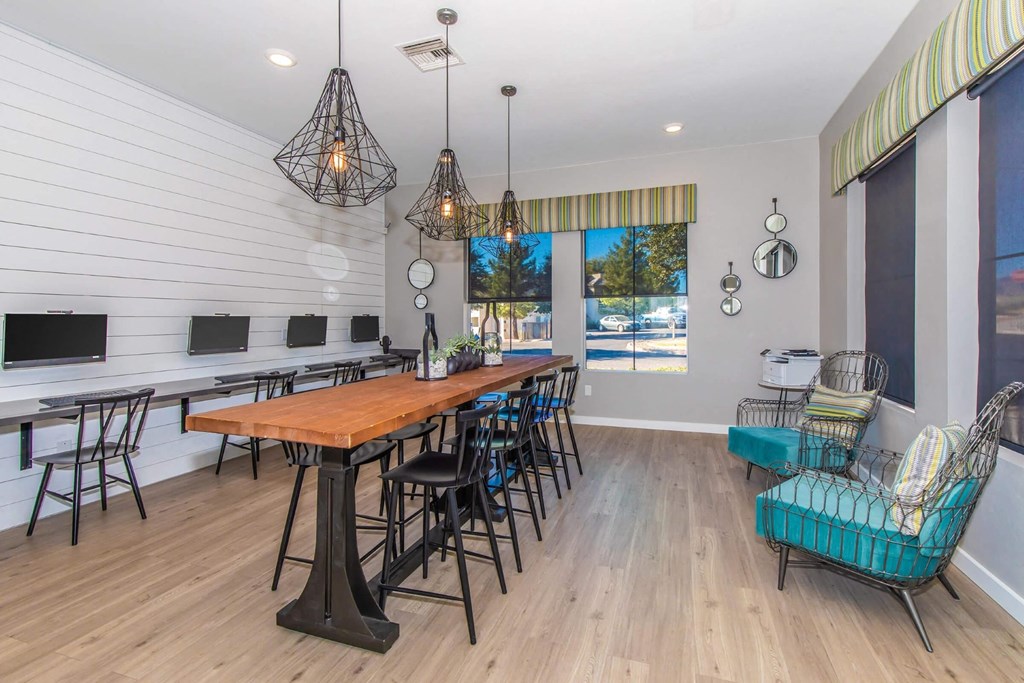 Port Royale Luxury Apartment Homes in Sierra Vista, Arizona Clubhouse Business Center