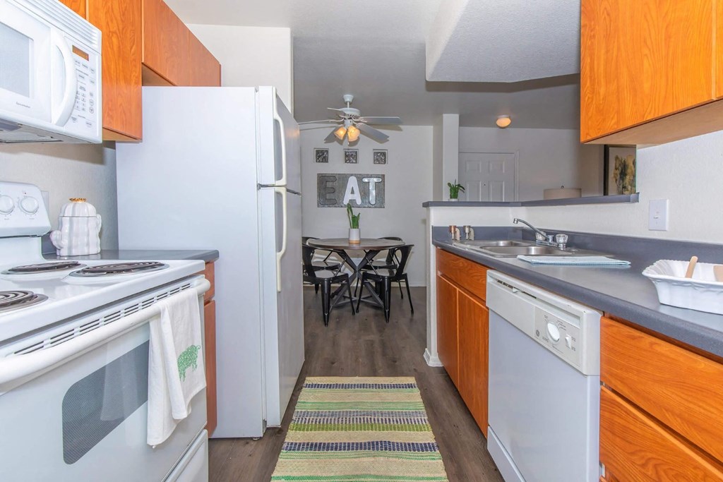 Port Royale Luxury Apartment Homes in Sierra Vista, Arizona Model Kitchen