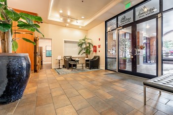 WA_Seattle_UptownQueenAnne_Lobby - Photo Gallery 4