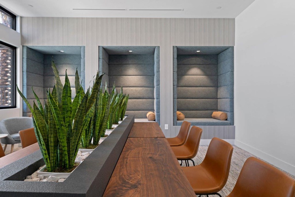 Radia Avondale Station