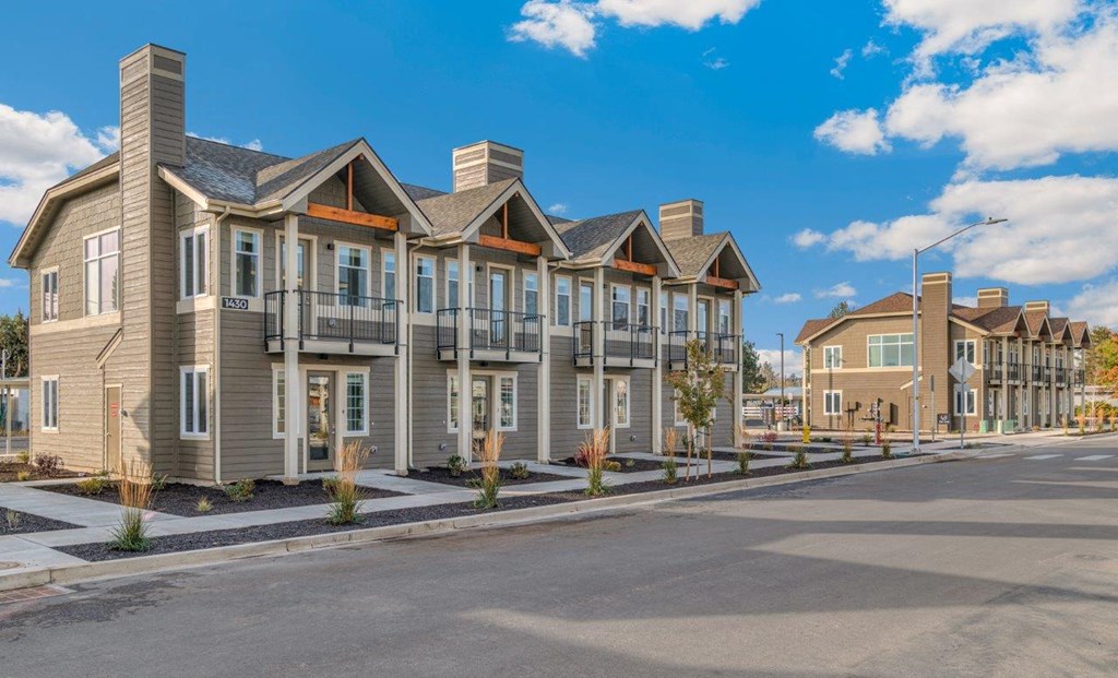 RedPoint Apartments Exterior