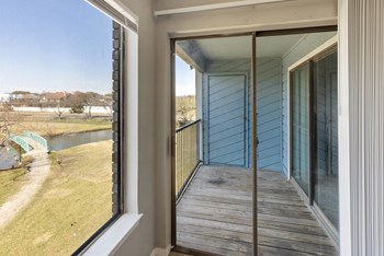 Regatta Apartments Private Balcony with View Regatta Apartments Private Balcony with View - Photo Gallery 4