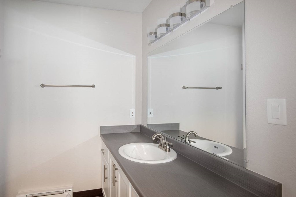 Clermont Apartments Renovated Bathroom