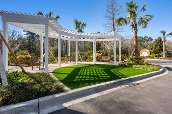 The Reserve at Wescott Apartments Courtyard The Reserve at Wescott Apartments Courtyard - Photo Gallery 4