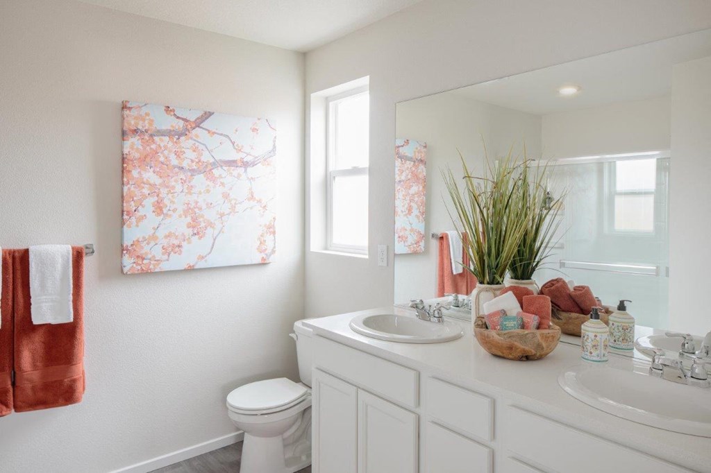 Residences at Butler Creek Model Bathroom