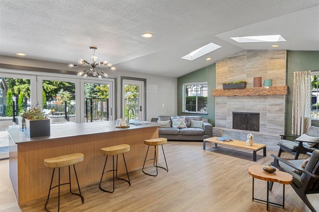 Ridgetop Apartments Clubhouse Lounge