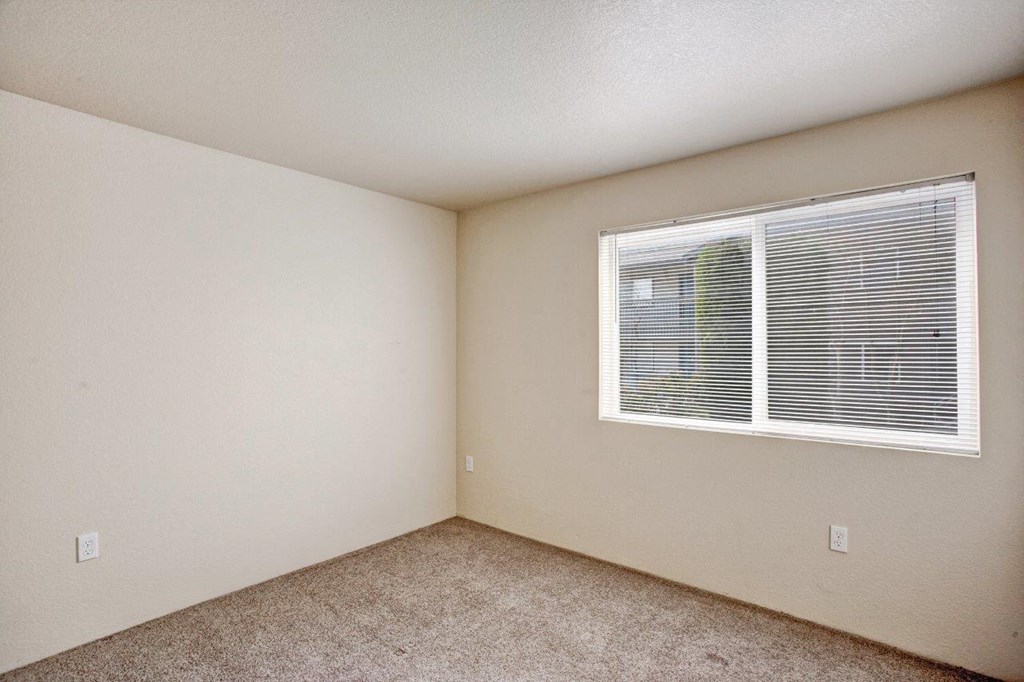 Riverpointe Apartments Model Bedroom