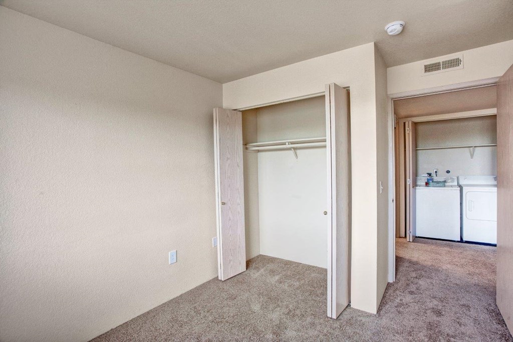 Riverpointe Apartments Model Bedroom and Closet