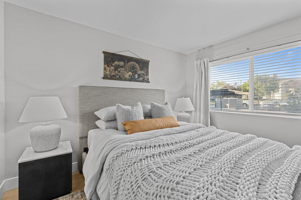 Riverpointe Apartments in Richland, Washington Model Bedroom