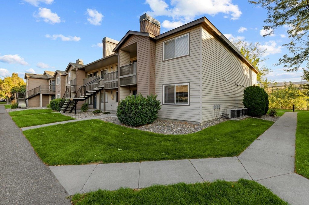Riverpointe Apartments in Richland, Washington Exterior