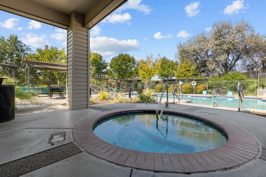Riverpointe Apartments in Richland, Washington Hot Tub