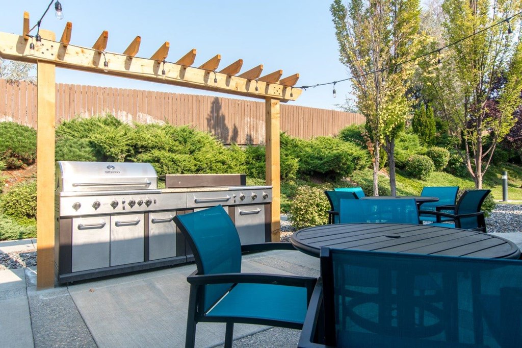 Riverpointe Apartments BBQ Area