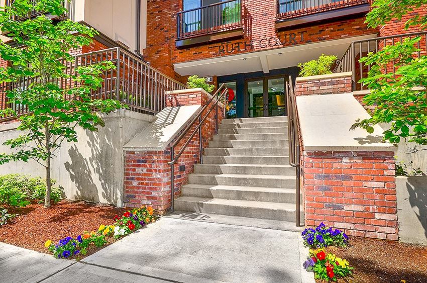 Ruth Court Apartments Front Entrance - Photo Gallery