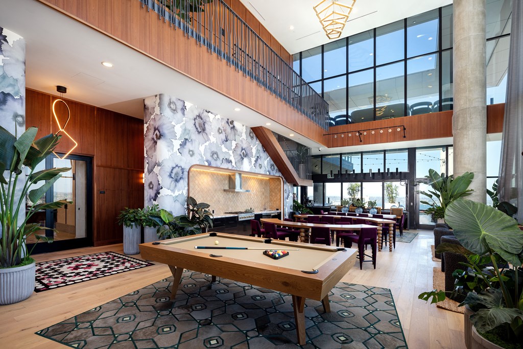 Simone Lounge area with pool table