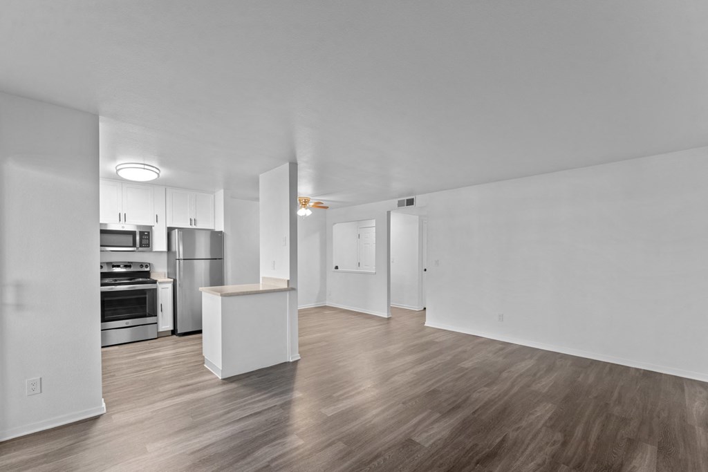 Sagecliff Apartments Living Room and Kitchen