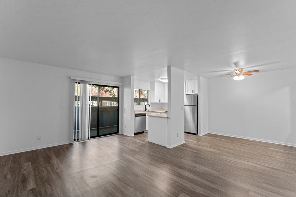 Sagecliff Apartments Living Room and Kitchen