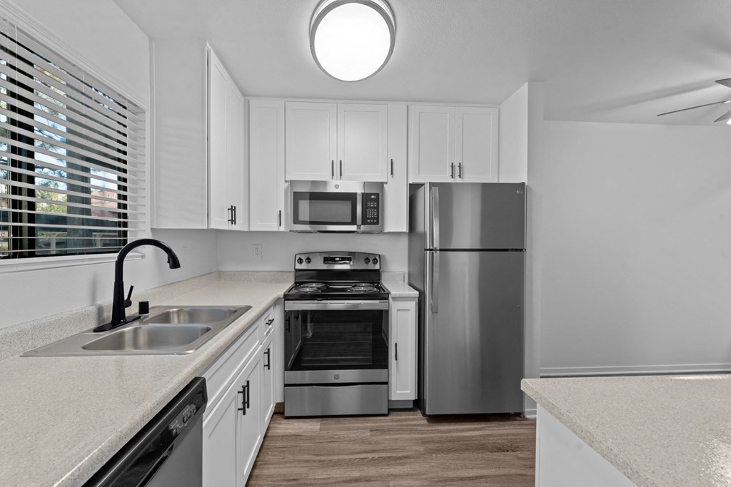 Sagecliff Apartments Model Kitchen