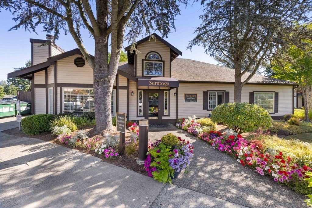 Courtyard Garden at Saratoga, Everett, WA