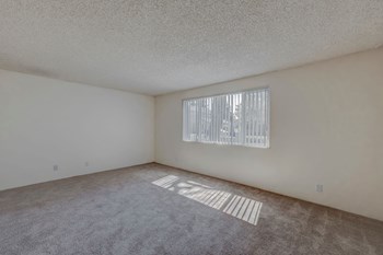 Sequoia Apartments Living Room - Photo Gallery 4