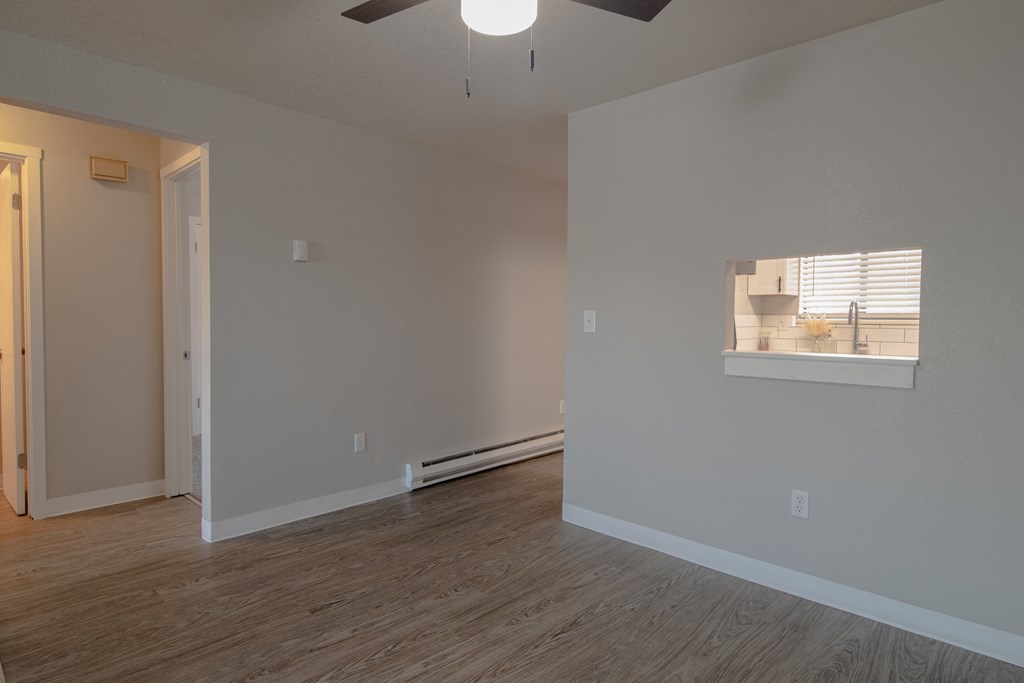 Shannon South Apartments dining room