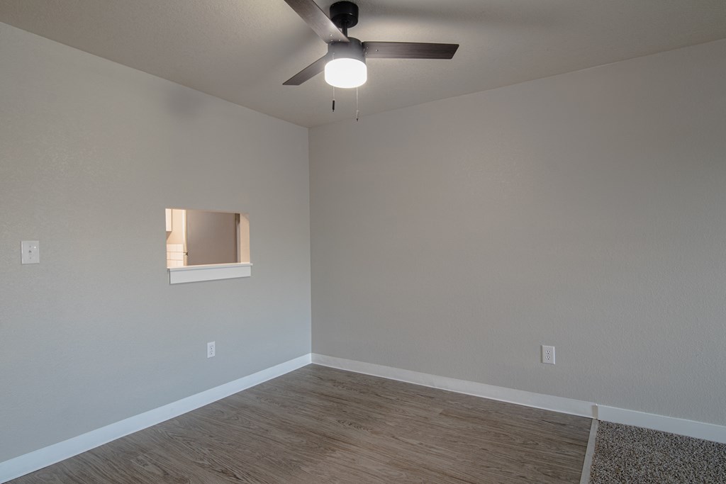 Shannon South Apartments dining room