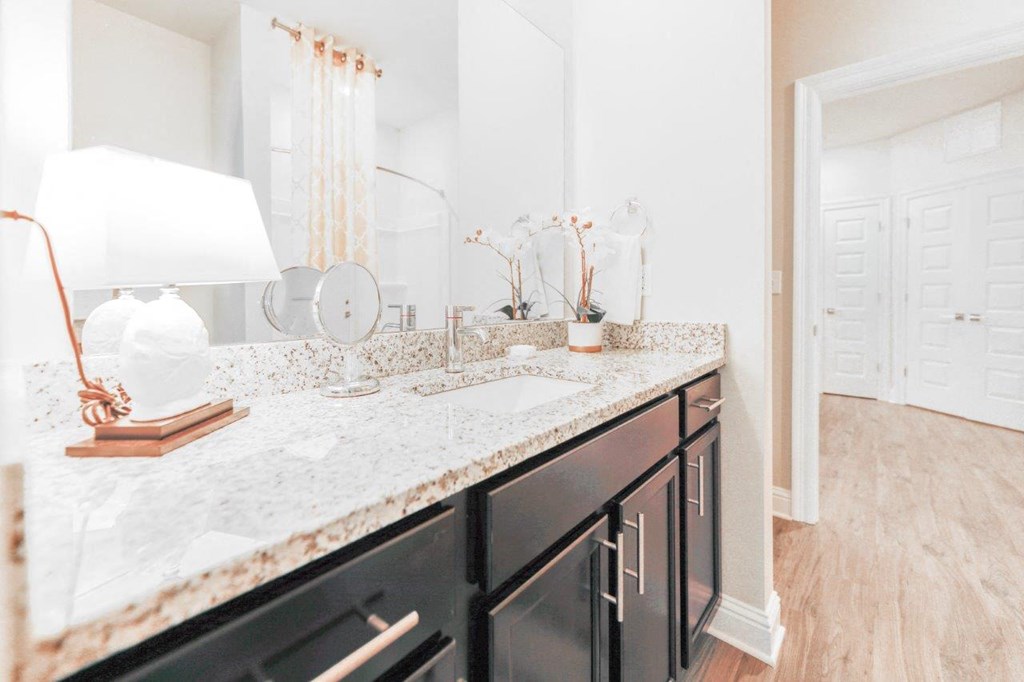 Silver Oaks Model Bathroom