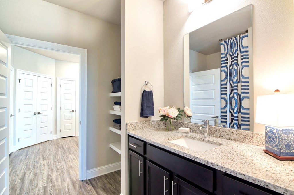 Silver Oaks Model Bathroom