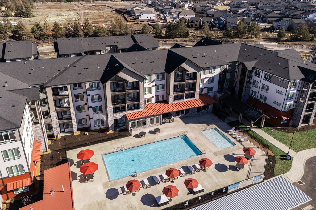 Solis at Petrosa_Bend_OR_Aerial_3