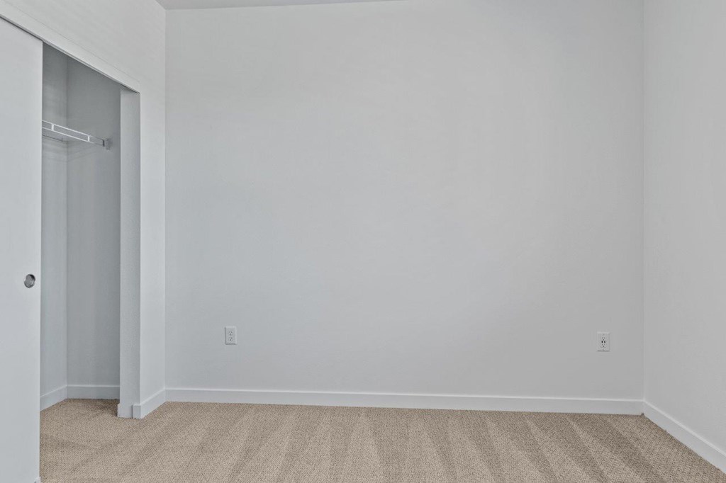 South Ridge Apartments Bedroom