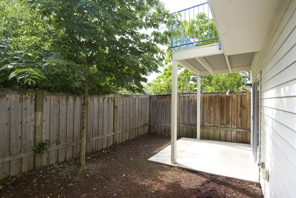 Springfield, OR Brentwood Estates back patio